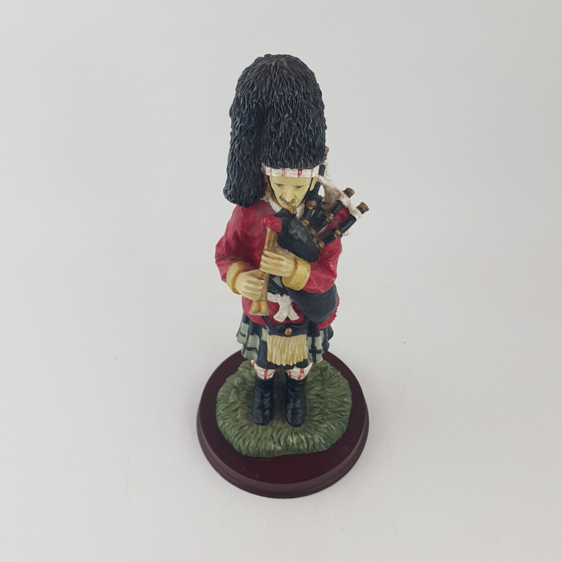 Scottish Piper Figurine - OV 2709