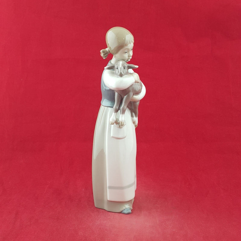 Lladro Porcelain Figurine 1010 Girl with Lamb - 7997 L/N
