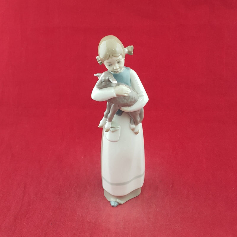Lladro Porcelain Figurine 1010 Girl with Lamb - 7997 L/N