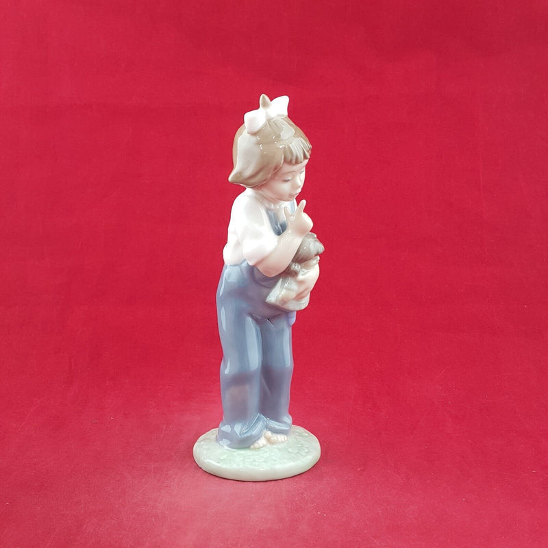 Nao By Lladro Figurine 1069 Hush / Girl with Rag Doll Boxed - 8001 L/N