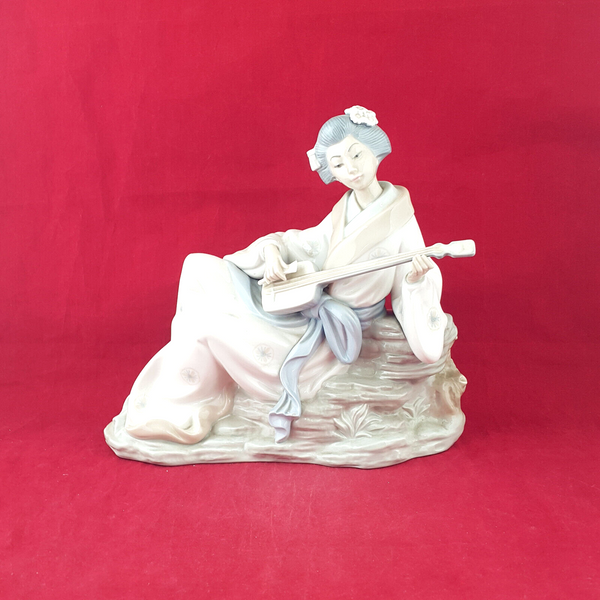 Nao By Lladro - Oriental Melody / Geisha Girl Playing Guitar 227 - L/N 1994