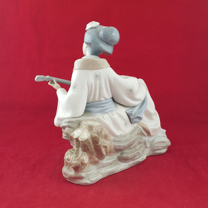 Nao By Lladro - Oriental Melody / Geisha Girl Playing Guitar 227 - L/N 1994