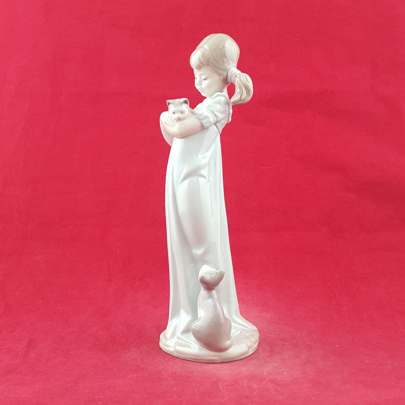 Lladro Figurine - Dont Forget Me - Girl With Cats 5743 - L/N 2742
