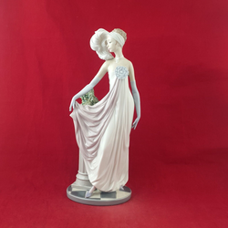 Lladro Porcelain Figurine 5283 Socialite of The 20'S (Chipped) - 8047 L/N