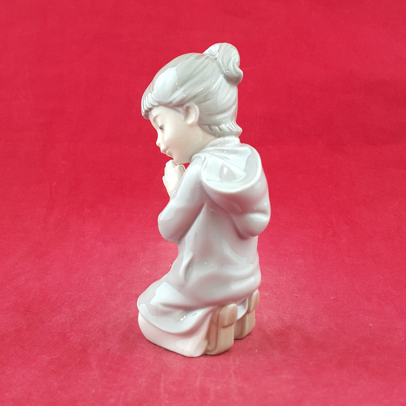 Nao By Lladro Figurine - Guide Me - Praying Girl - L/N 2744