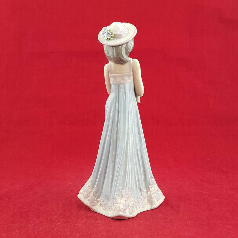 Lladro - Elizabeth 5645 - L/N 1447