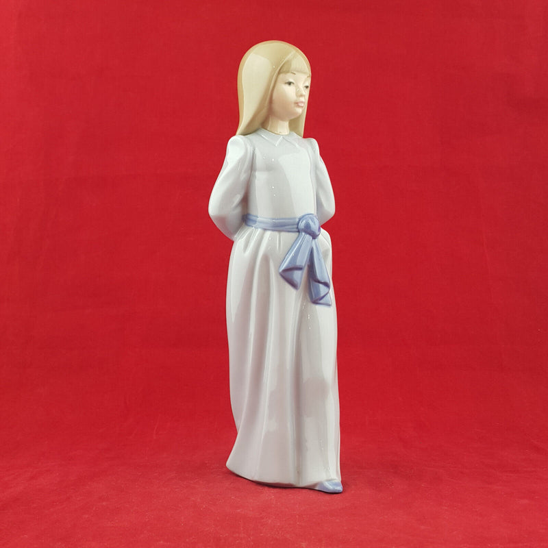 Lladro Nao - Girl In Blue Dress / Hands Behind Back - L/N 1425