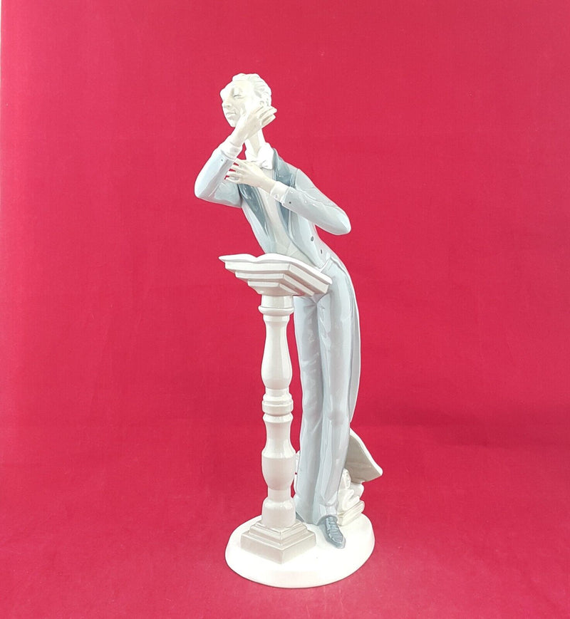 Lladro Figurine 4653 Sculpture Orchestra Conductor (Chipped) - 7310 L/N