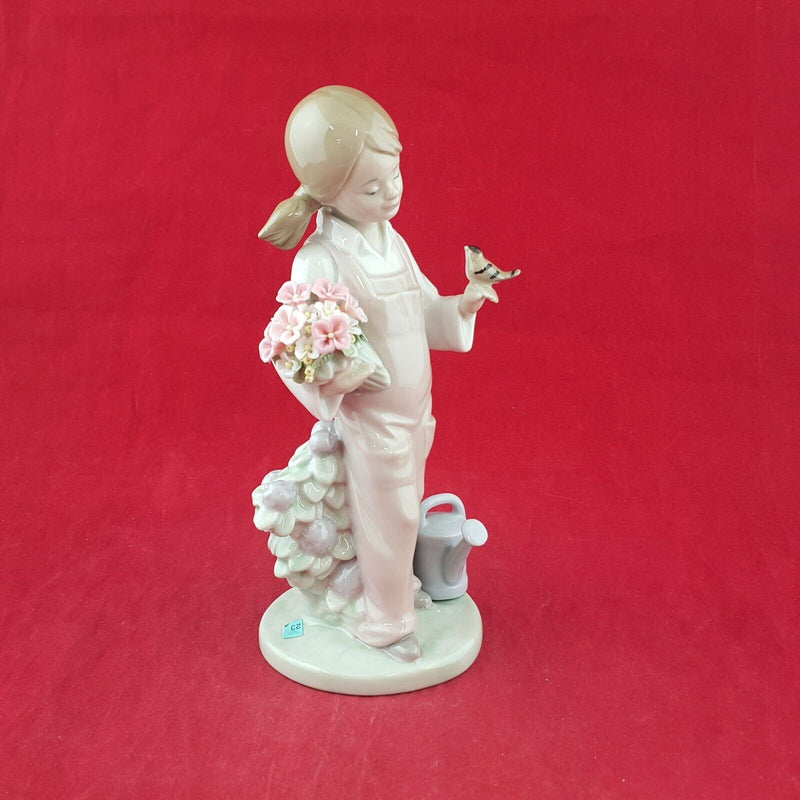 Lladro Figurine 5217 - Spring Girl - 7235 L/N