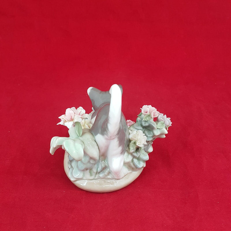 Lladro Figurine 1442 - Kitty Confrontation (Damaged)- 5953  L/N