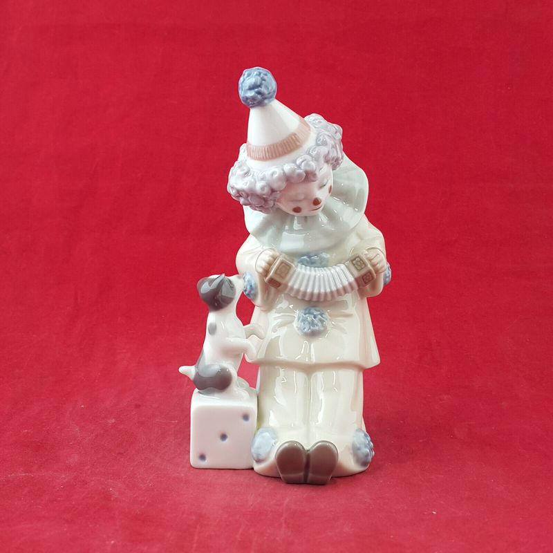 Lladro Figurine - Pierrot With Concertina 5279 - L/N 2811