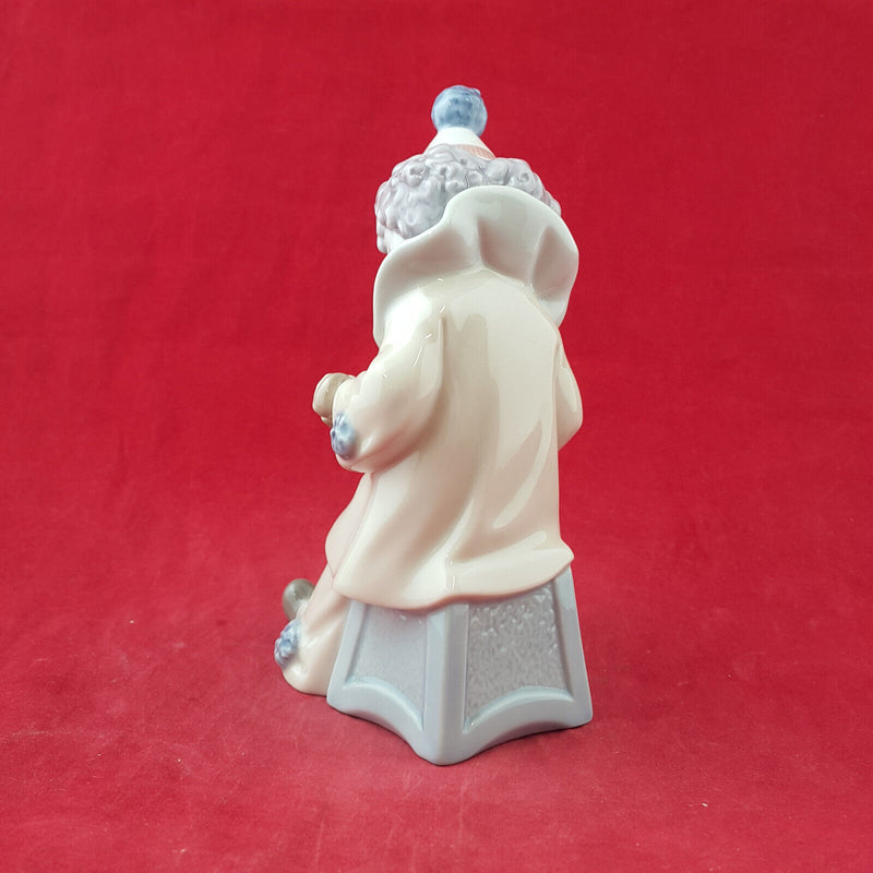 Lladro Figurine - Pierrot With Concertina 5279 - L/N 2811