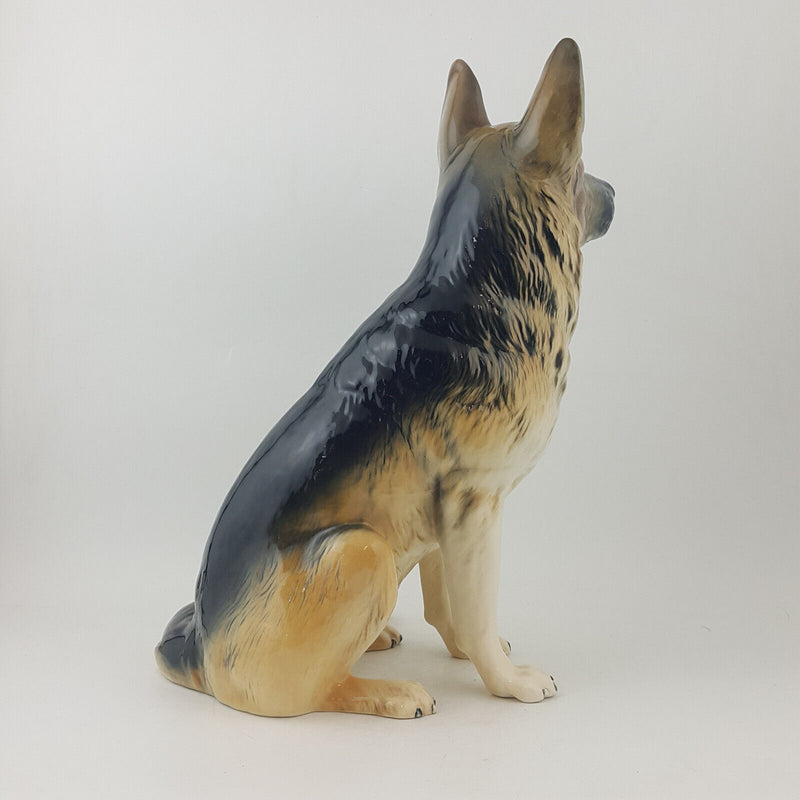 Royal Doulton Figurine - Large Seated Fireside German Shepherd Dog - RD 2786