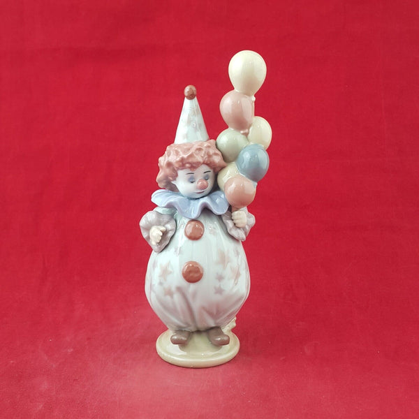 Lladro Porcelain Figurine 5811 Little Clown - 8052 L/N