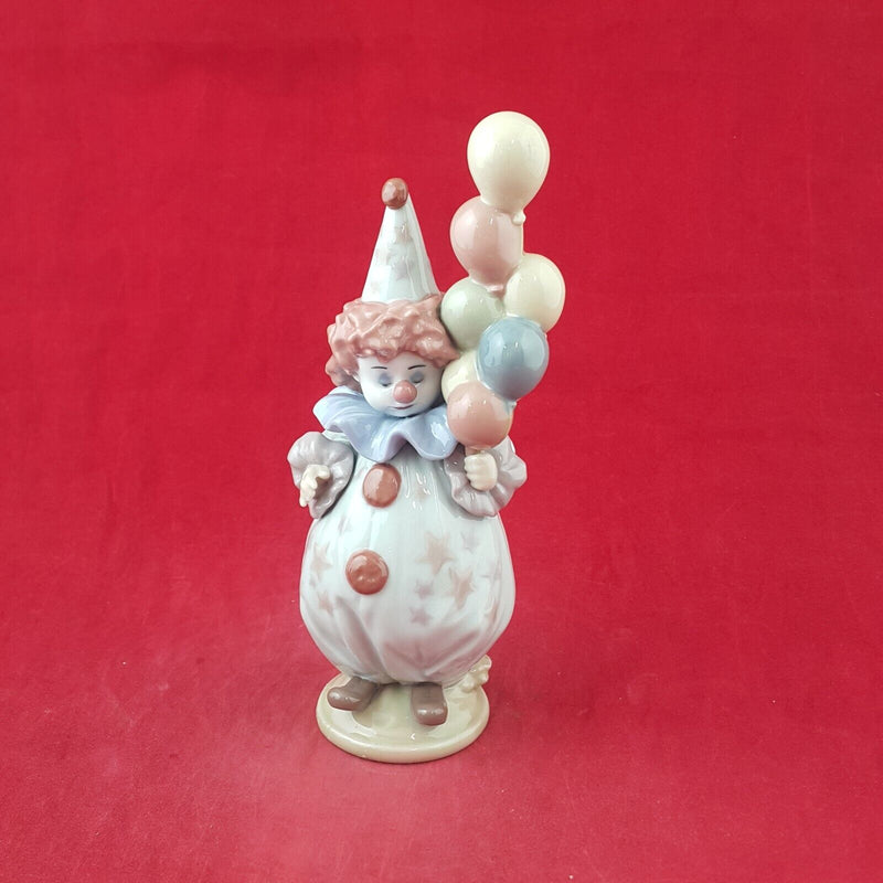 Lladro Porcelain Figurine 5811 Little Clown - 8052 L/N