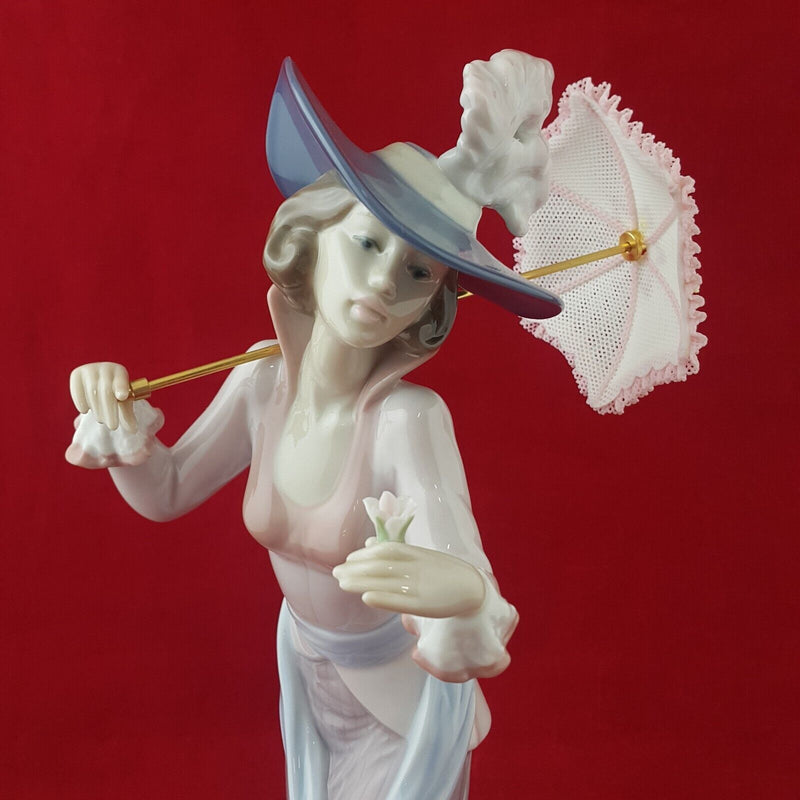 Lladro Porcelain Figurine 6279 Flowers of Paris - 8048 L/N
