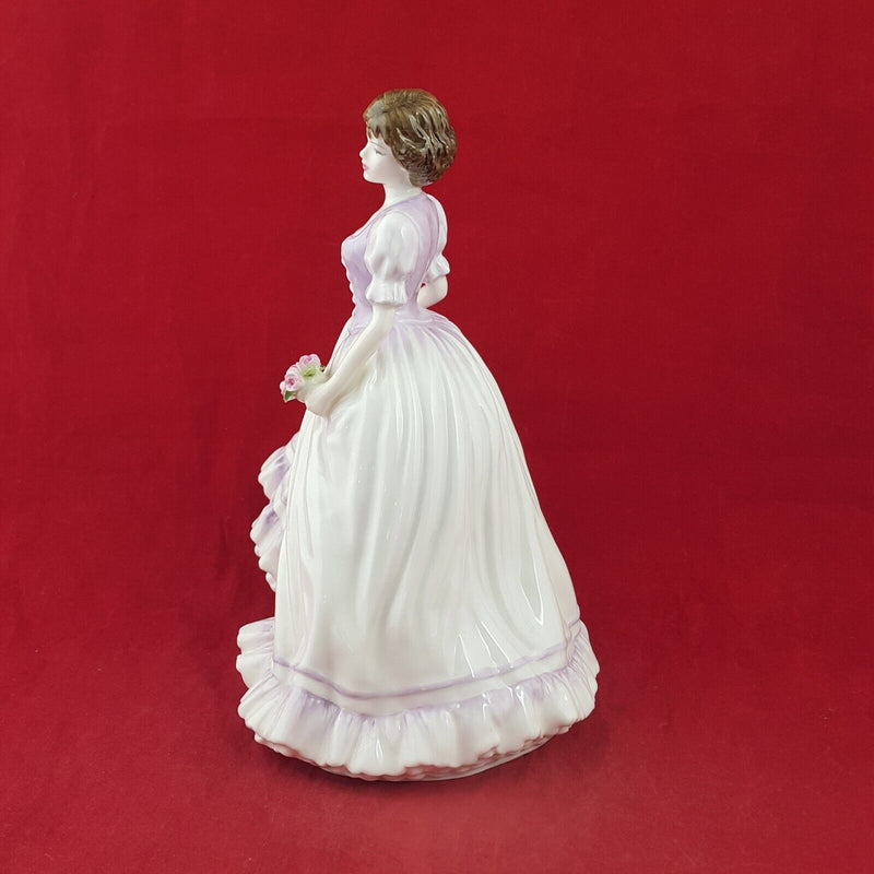 Royal Doulton Figurine HN4098 - Suzanne - 7971 RD