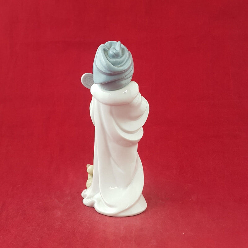 Lladro Porcelain Figurine 6800 Bundles Bather - 8054 L/N