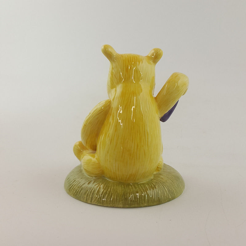 Royal Doulton Winnie The Pooh - A Present For Me? How Grand! WP40 - RD 2874