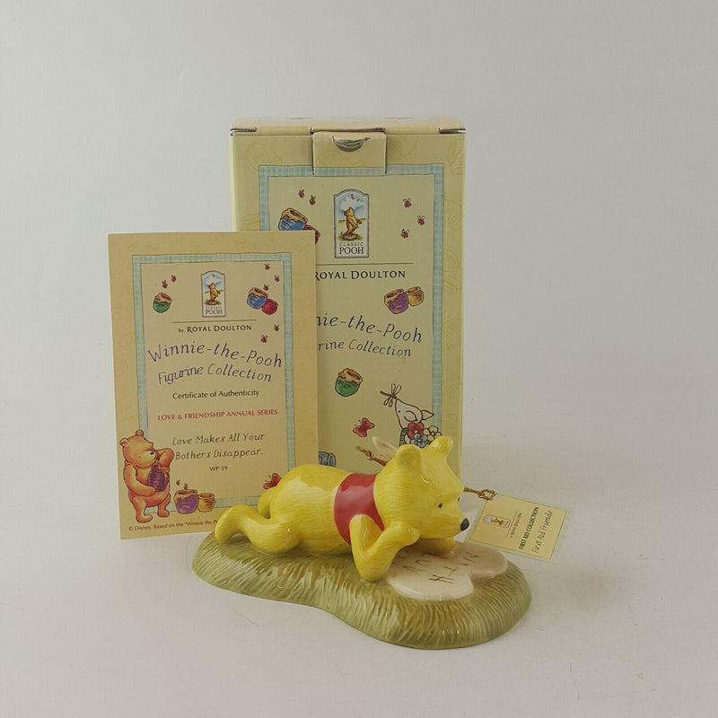 Royal Doulton Winnie The Pooh Love Makes All Your Bothers Disappear WP39 - 8122