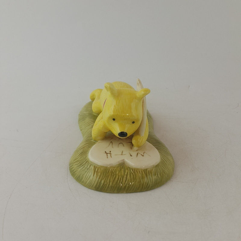 Royal Doulton Winnie The Pooh Love Makes All Your Bothers Disappear WP39 - 8122