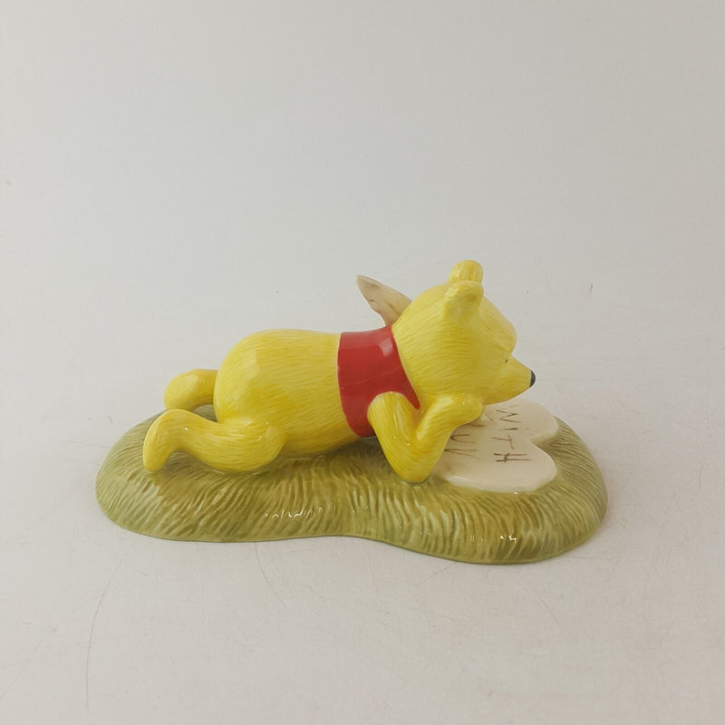 Royal Doulton Winnie The Pooh Love Makes All Your Bothers Disappear WP39 - 8122