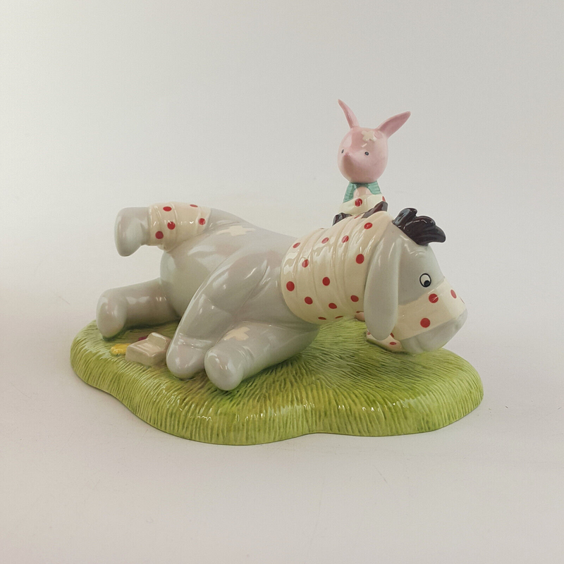 Royal Doulton Winnie The Pooh - First Aid Friends WP72 - RD 2881