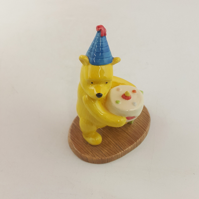 Royal Doulton Winnie The Pooh - Presents and Parties WP50 - RD 2880