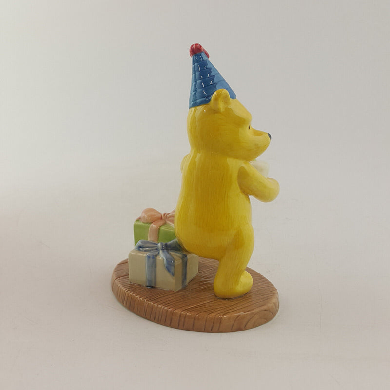 Royal Doulton Winnie The Pooh - Presents and Parties WP50 - RD 2880