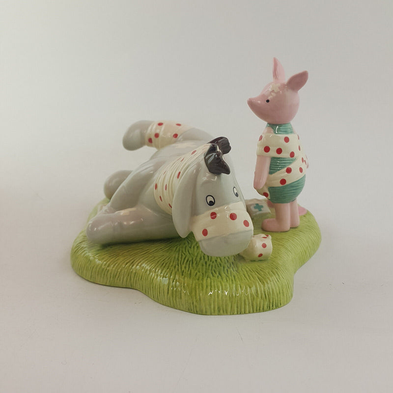 Royal Doulton Winnie The Pooh - First Aid Friends WP72 - RD 2881