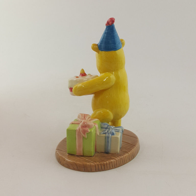 Royal Doulton Winnie The Pooh - Presents and Parties WP50 - RD 2880