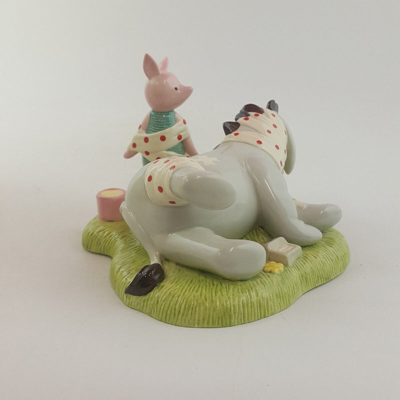 Royal Doulton Winnie The Pooh - First Aid Friends WP72 - RD 2881