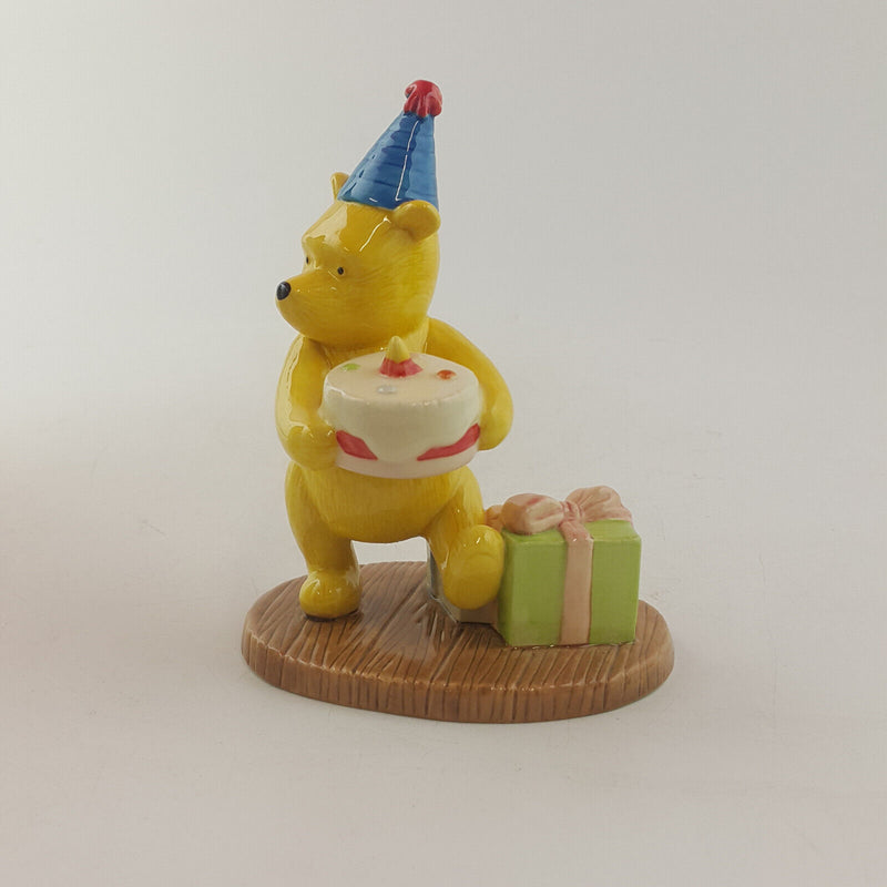 Royal Doulton Winnie The Pooh - Presents and Parties WP50 - RD 2880