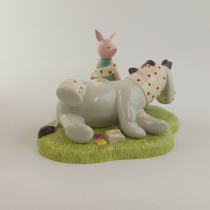 Royal Doulton Winnie The Pooh - First Aid Friends WP72 - RD 2881