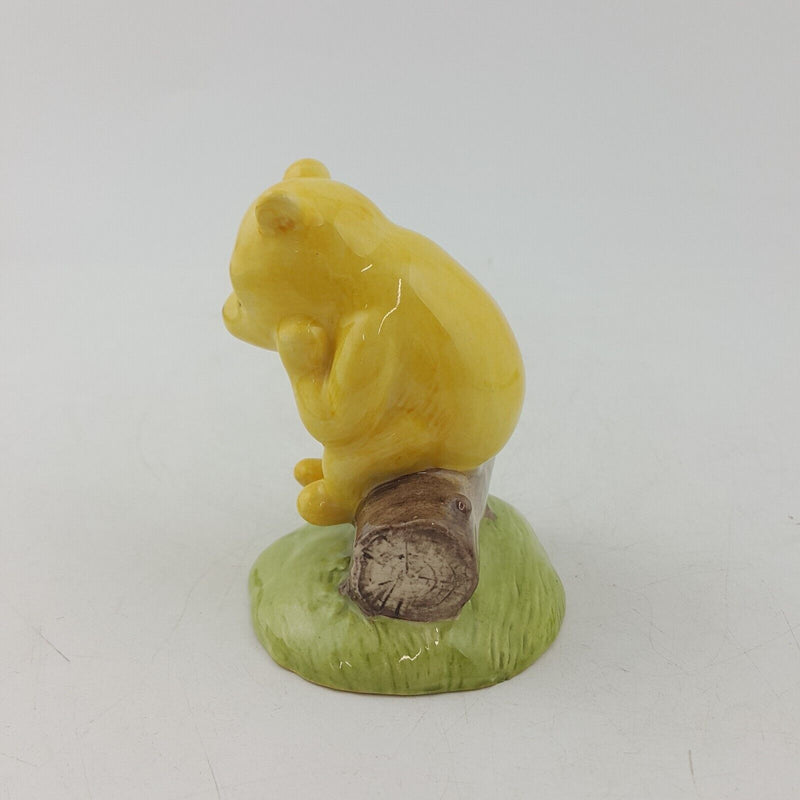 Royal Doulton Winnie the Pooh Under the Name Mr. Sanders WP36 - 8138 RD