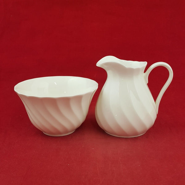 Wedgewood Bone China Candlelight Milk Jug & Sugar Pot - 8177 WD