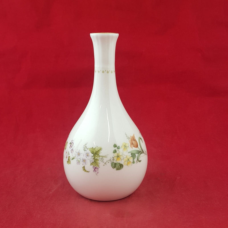 Wedgewood & St Michael Porcelain Vases - 8264 OA