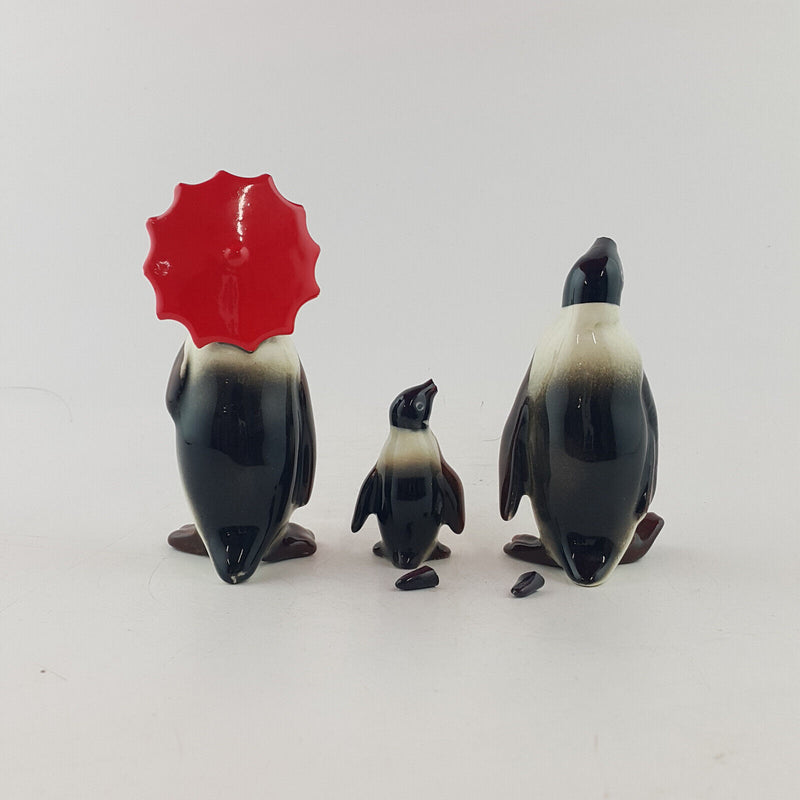 Beswick - Penguin Family (damaged)
