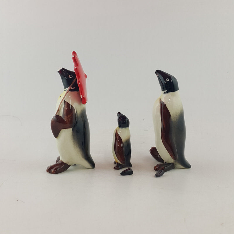 Beswick - Penguin Family (damaged)