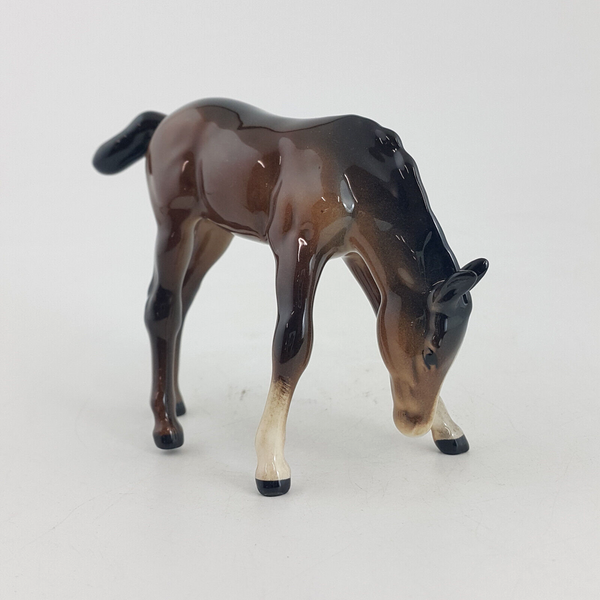 Beswick - Foal Grazing 946 (Second Version) - BSK 2167