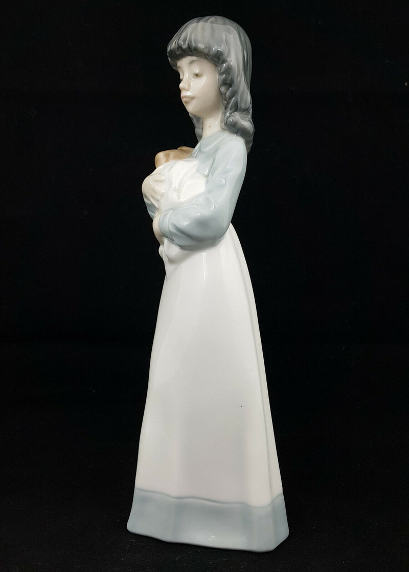 Lladro NAO Figurine Someone To Love Model 1118