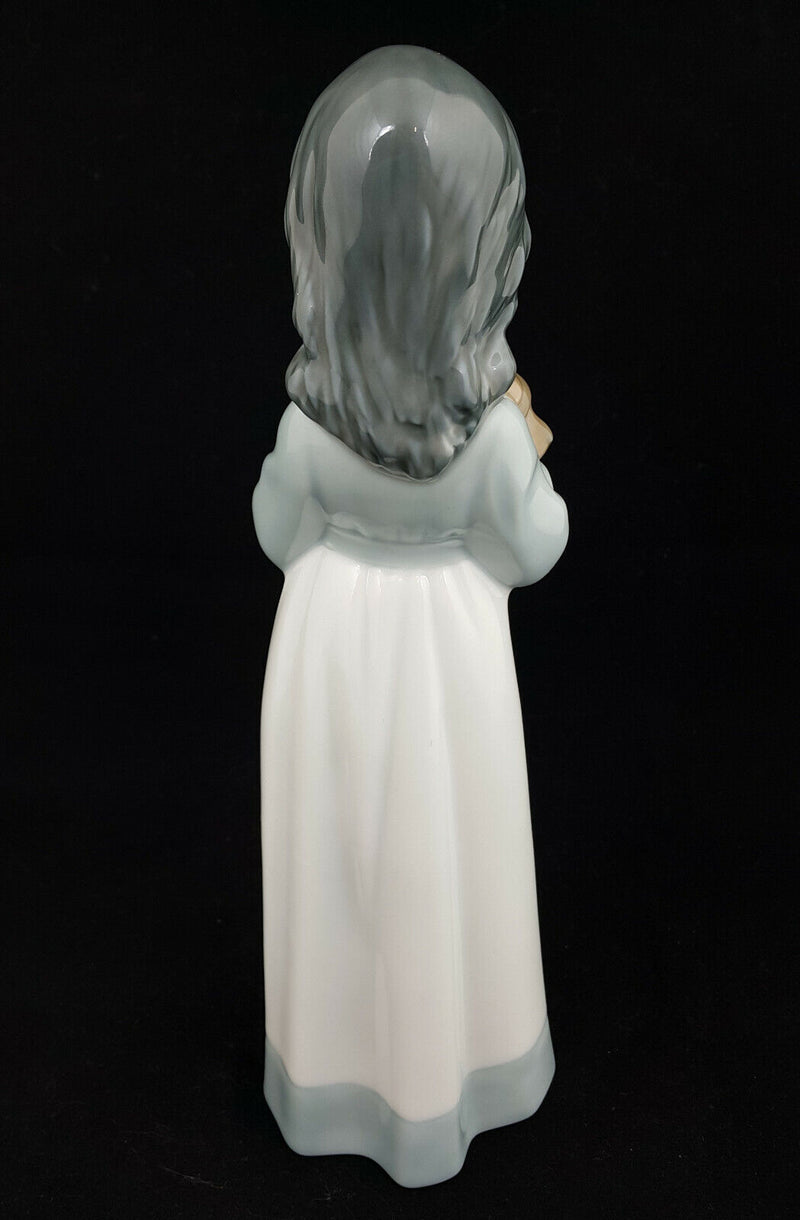 Lladro NAO Figurine Someone To Love Model 1118