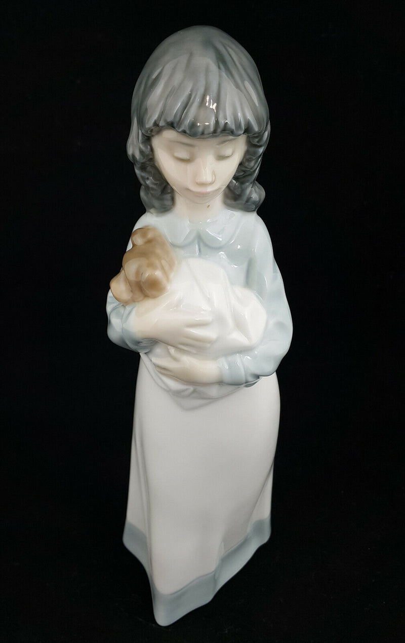 Lladro NAO Figurine Someone To Love Model 1118