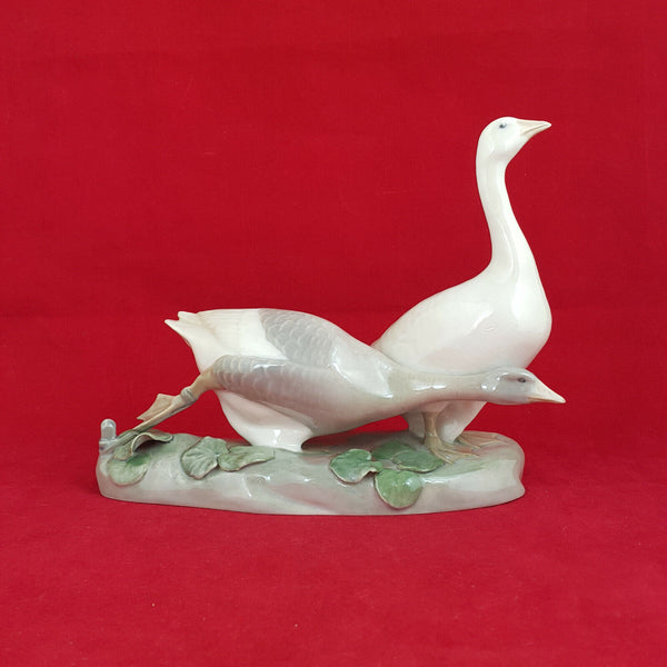 Royal Copenhagen - Pair of Geese 609 - 376 RCH