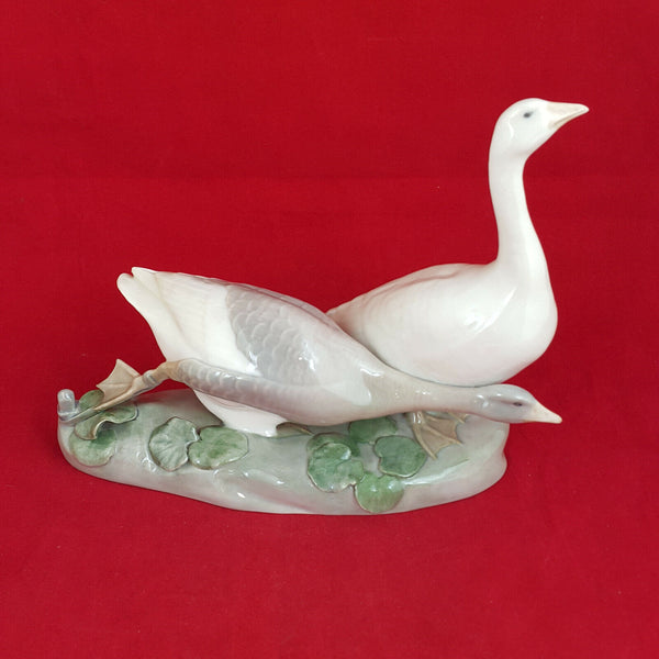 Royal Copenhagen - Pair of Geese 609 - 376 RCH