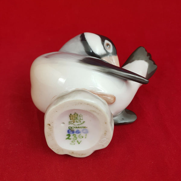 Royal Copenhagen B & G - Sleeping Ricebird / Chaffinch Bird 2361 - 390 RCH