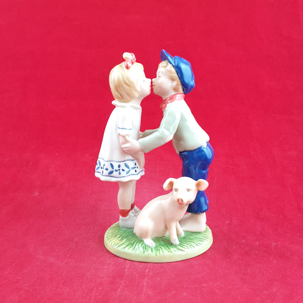 Royal Copenhagen Figurine - The Swineherd - RCH 2043