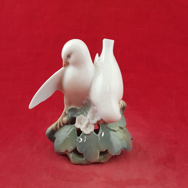 Royal Copenhagen Denmark Bird Figurine 402 Lovebirds (Damaged) - 8220 RCH