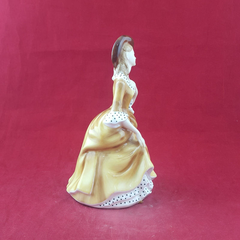 Royal Doulton Figurine HN2275 Sandra - 8508 RD