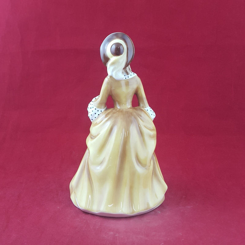 Royal Doulton Figurine HN2275 Sandra - 8508 RD